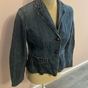 Classic stretch GAP Denim Blazer size 2 floral fabric inside and under collar